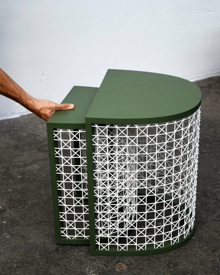 Table demi-lune vert olive à cordage tissé, Z-zéro