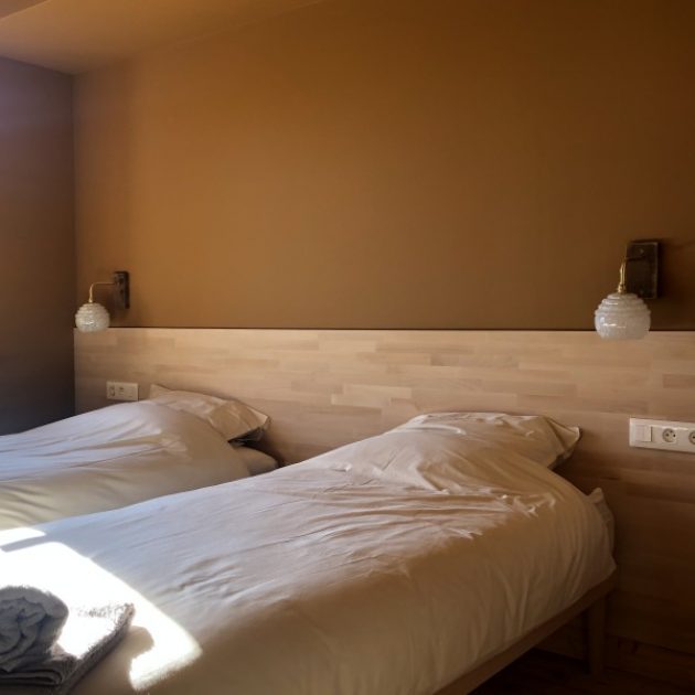 chambre-pour-deux-personnes-ici-morvan-900x600-crop