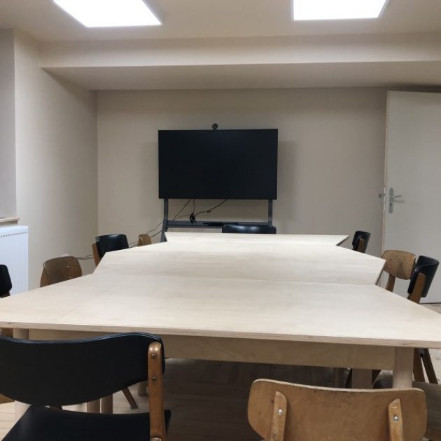 salle-de-reunion-12-personnes-900x600-crop